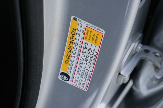 2019 Chevrolet Silverado 1500 LT CREW CAB Z71 / CLEAN CARFAX / 4X4 5.3L V-8 | Austin, TX | Rocky Mountain Truck Stop Austin 2019 Chevrolet Silverado 1500 LT CREW CAB Z71 / CLEAN CARFAX / 4X4 5.3L V-8 | Austin, TX | Rocky Mountain Truck Stop Austin