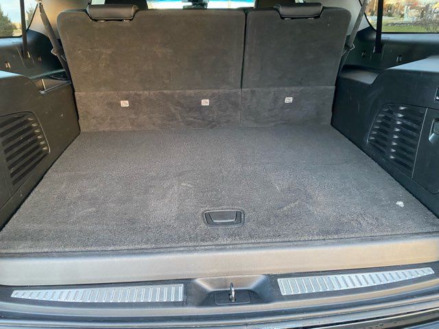 2019 Chevrolet Suburban LT | Ephrata, PA | Pine Tree Motors