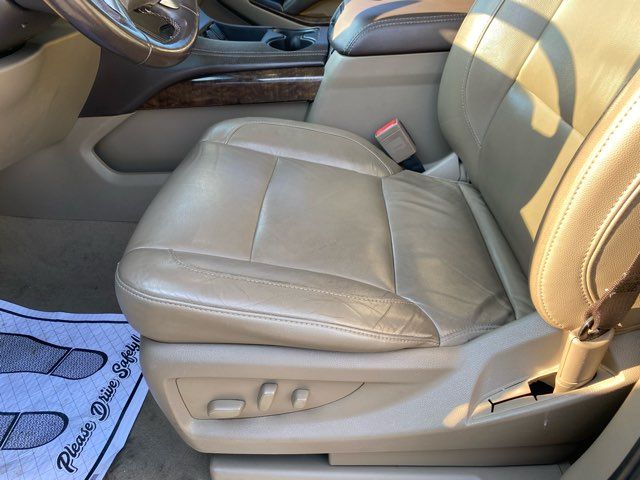 2019 Chevrolet Suburban LT | Ephrata, PA | Pine Tree Motors