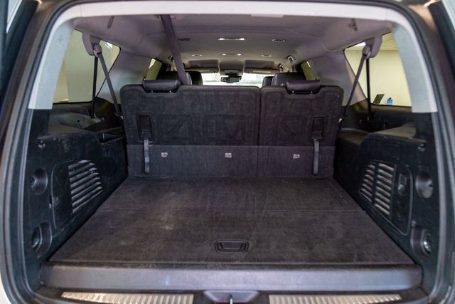 2019 Chevrolet Suburban LT Leather  w 3rd row