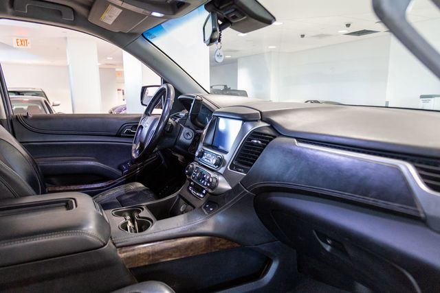 2019 Chevrolet Suburban LT Leather  w 3rd row