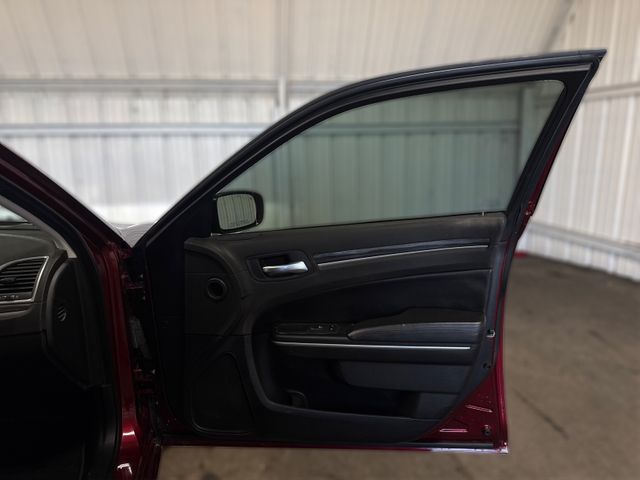 2019 Chrysler 300 Touring 2019 Chrysler 300 Touring