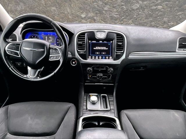 2019 Chrysler 300 Touring