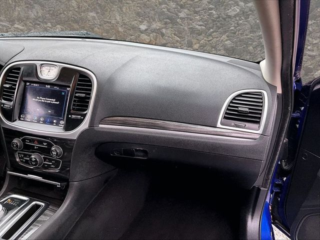 2019 Chrysler 300 Touring