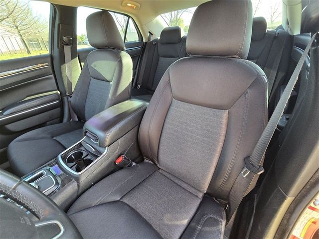 2019 Chrysler 300 Touring 2019 Chrysler 300 Touring