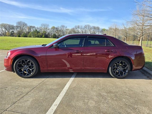 2019 Chrysler 300 Touring
