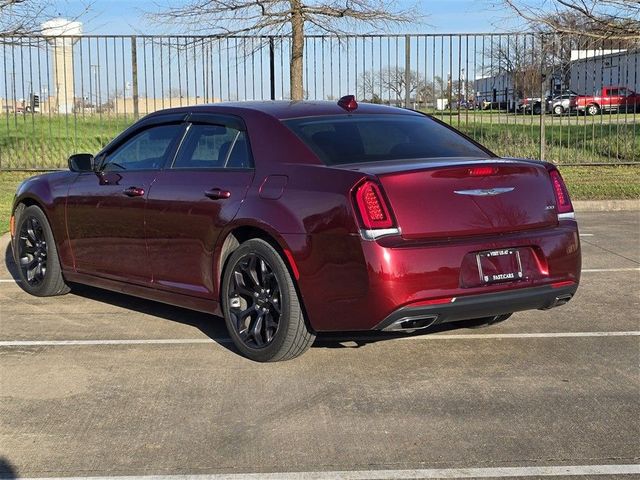 2019 Chrysler 300 Touring