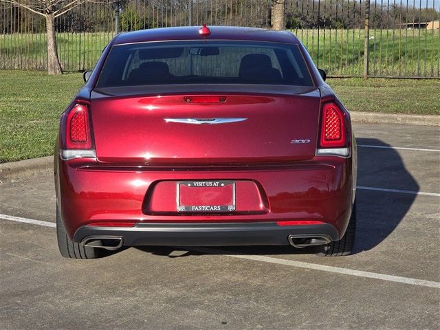 2019 Chrysler 300 Touring