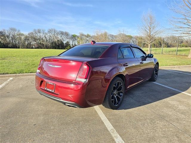 2019 Chrysler 300 Touring