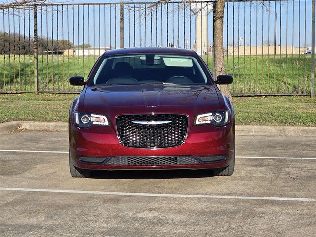 2019 Chrysler 300 Touring