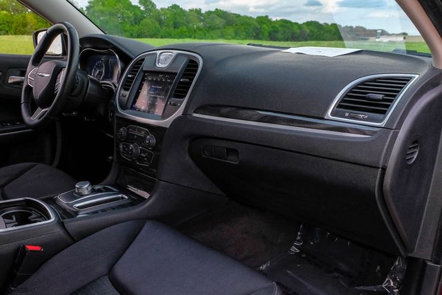 2019 Chrysler 300 Touring 2019 Chrysler 300 Touring