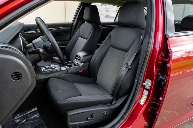 2019 Chrysler 300 Touring 2019 Chrysler 300 Touring