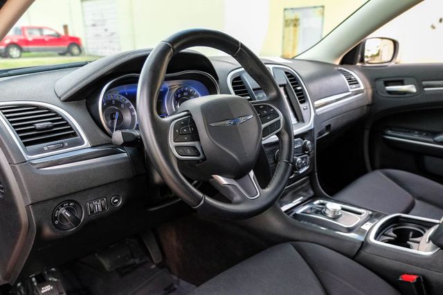 2019 Chrysler 300 Touring