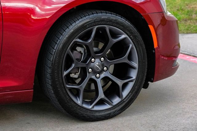 2019 Chrysler 300 Touring