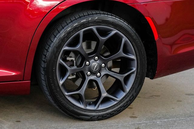 2019 Chrysler 300 Touring