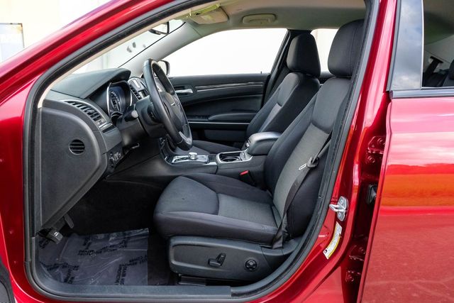 2019 Chrysler 300 Touring 2019 Chrysler 300 Touring