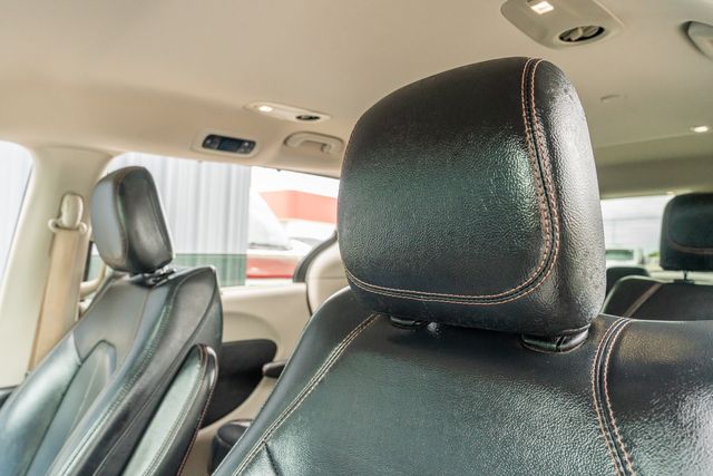 2019 Chrysler Pacifica Touring L / LOADED / LUXURY / ALWAYS TEXAS OWNED | Austin, TX | Rocky Mountain Truck Stop Austin