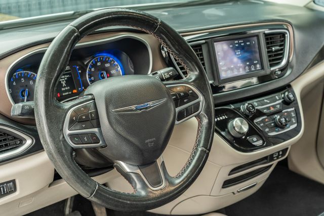 2019 Chrysler Pacifica Touring L / LOADED / LUXURY / ALWAYS TEXAS OWNED | Austin, TX | Rocky Mountain Truck Stop Austin