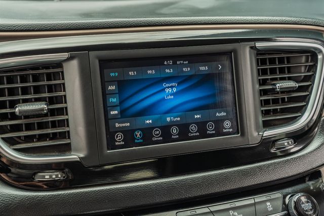 2019 Chrysler Pacifica Touring L / LOADED / LUXURY / ALWAYS TEXAS OWNED | Austin, TX | Rocky Mountain Truck Stop Austin 2019 Chrysler Pacifica Touring L / LOADED / LUXURY / ALWAYS TEXAS OWNED | Austin, TX | Rocky Mountain Truck Stop Austin