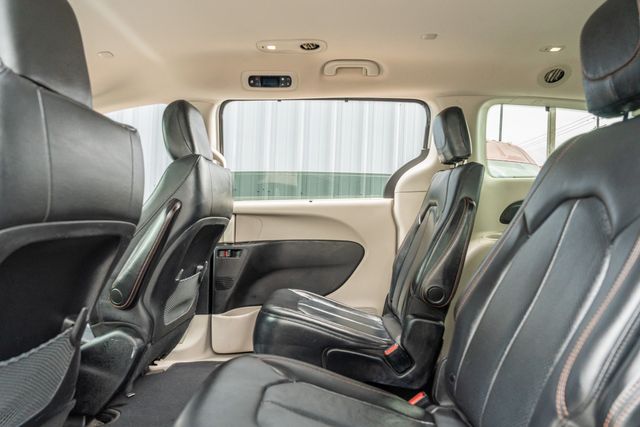 2019 Chrysler Pacifica Touring L / LOADED / LUXURY / ALWAYS TEXAS OWNED | Austin, TX | Rocky Mountain Truck Stop Austin