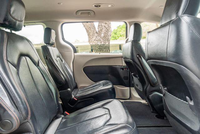 2019 Chrysler Pacifica Touring L / LOADED / LUXURY / ALWAYS TEXAS OWNED | Austin, TX | Rocky Mountain Truck Stop Austin 2019 Chrysler Pacifica Touring L / LOADED / LUXURY / ALWAYS TEXAS OWNED | Austin, TX | Rocky Mountain Truck Stop Austin