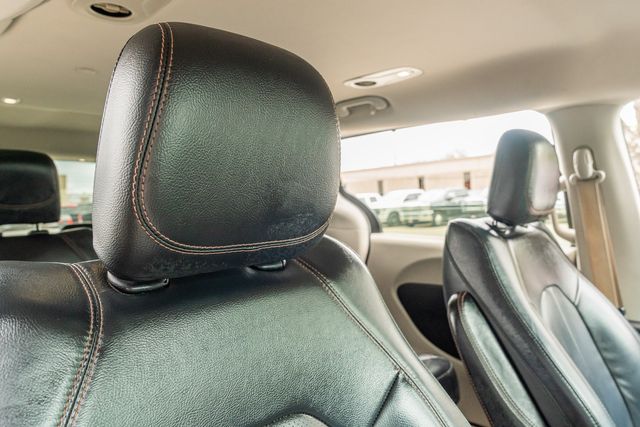 2019 Chrysler Pacifica Touring L / LOADED / LUXURY / ALWAYS TEXAS OWNED | Austin, TX | Rocky Mountain Truck Stop Austin 2019 Chrysler Pacifica Touring L / LOADED / LUXURY / ALWAYS TEXAS OWNED | Austin, TX | Rocky Mountain Truck Stop Austin