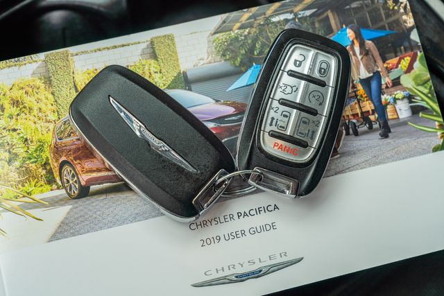 2019 Chrysler Pacifica Touring L / LOADED / LUXURY / ALWAYS TEXAS OWNED | Austin, TX | Rocky Mountain Truck Stop Austin 2019 Chrysler Pacifica Touring L / LOADED / LUXURY / ALWAYS TEXAS OWNED | Austin, TX | Rocky Mountain Truck Stop Austin
