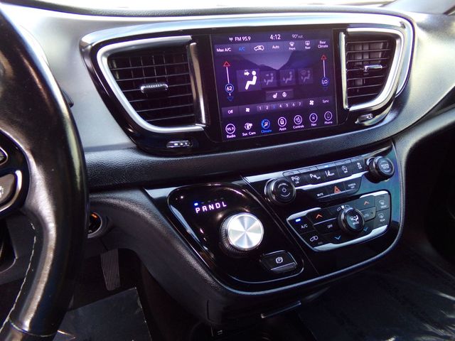 2019 Chrysler Pacifica TOURING L | Gonzales, TX | West Motors 2019 Chrysler Pacifica TOURING L | Gonzales, TX | West Motors