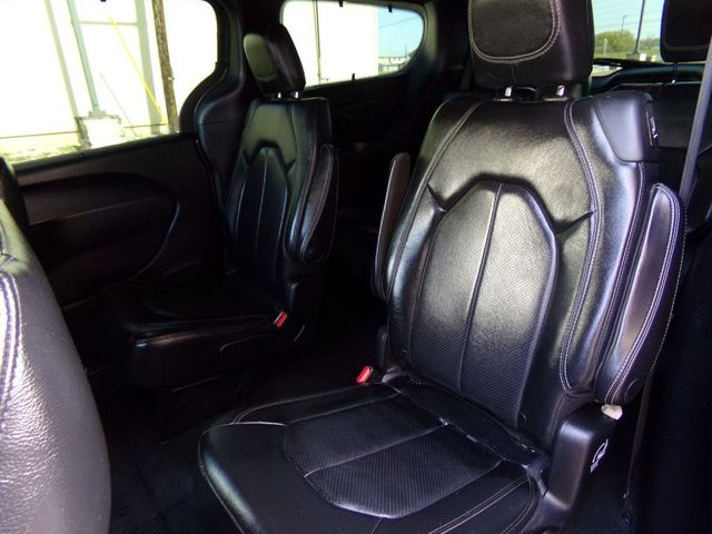 2019 Chrysler Pacifica TOURING L | Gonzales, TX | West Motors