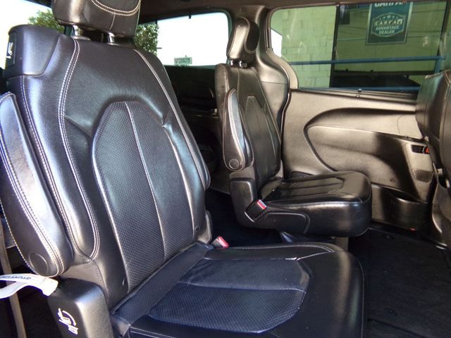 2019 Chrysler Pacifica TOURING L | Gonzales, TX | West Motors