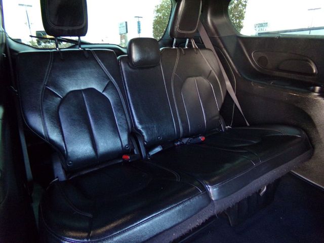 2019 Chrysler Pacifica TOURING L | Gonzales, TX | West Motors