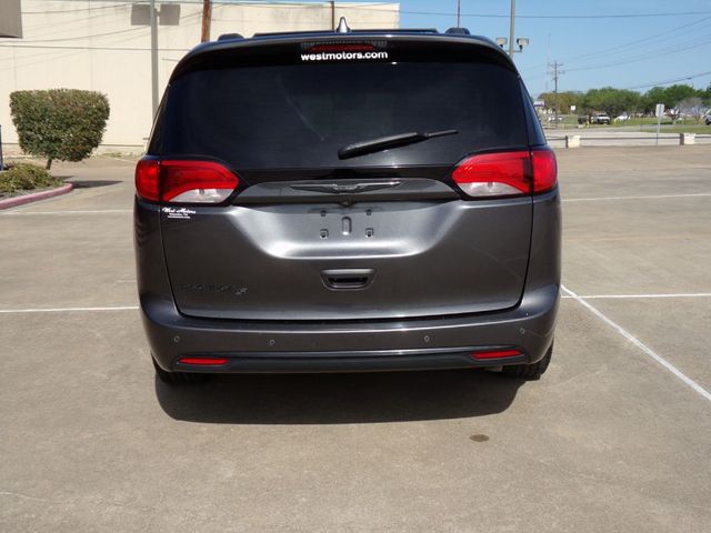 2019 Chrysler Pacifica TOURING L | Gonzales, TX | West Motors