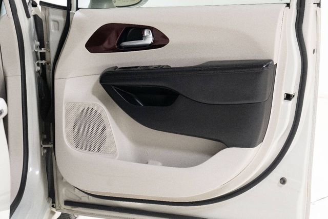 2019 Chrysler Pacifica Limited 4dr Mini Van | Houston, TX | Houston Auto Credit 2019 Chrysler Pacifica Limited 4dr Mini Van | Houston, TX | Houston Auto Credit