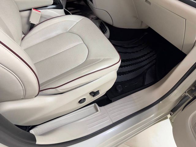 2019 Chrysler Pacifica Limited 4dr Mini Van | Houston, TX | Houston Auto Credit 2019 Chrysler Pacifica Limited 4dr Mini Van | Houston, TX | Houston Auto Credit