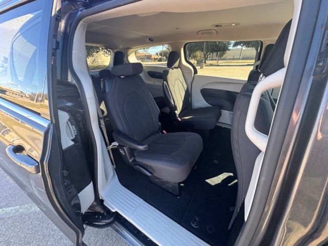 2019 Chrysler Pacifica LX | Plano, TX | Schneck Motor Company