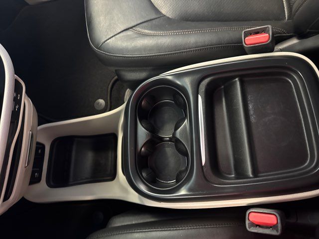 2019 Chrysler Pacifica Touring L | Rome, GA | Knight's Car Store 2019 Chrysler Pacifica Touring L | Rome, GA | Knight's Car Store