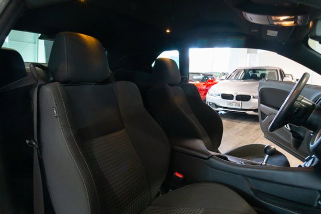 2019 Dodge  Challenger R/T Blacktop (Manual) Performance Handling Pkg