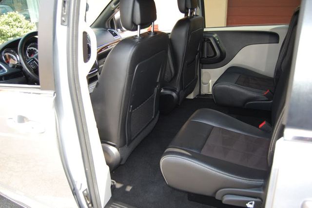 2019 Dodge Grand Caravan SXT w/Ramp | Charlotte, North Carolina | ADVENTURE VANS 2019 Dodge Grand Caravan SXT w/Ramp | Charlotte, North Carolina | ADVENTURE VANS