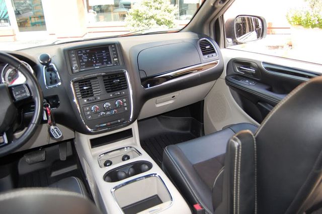 2019 Dodge Grand Caravan SXT W/LIFT | Charlotte, North Carolina | ADVENTURE VANS 2019 Dodge Grand Caravan SXT W/LIFT | Charlotte, North Carolina | ADVENTURE VANS