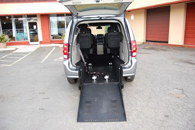 2019 Dodge Grand Caravan SXT w/Lift | Charlotte, North Carolina | ADVENTURE VANS 2019 Dodge Grand Caravan SXT w/Lift | Charlotte, North Carolina | ADVENTURE VANS