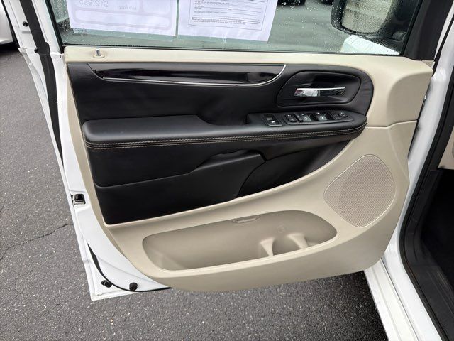 2019 Dodge Grand Caravan SXT 35th Anniversary Edition