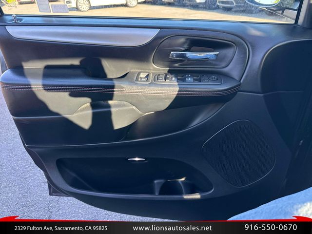 2019 Dodge Grand Caravan GT Super Clean