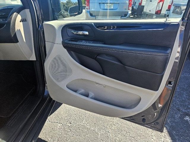 2019 Dodge Grand Caravan SXT  Wheelchair Van Handicap Ramp Van