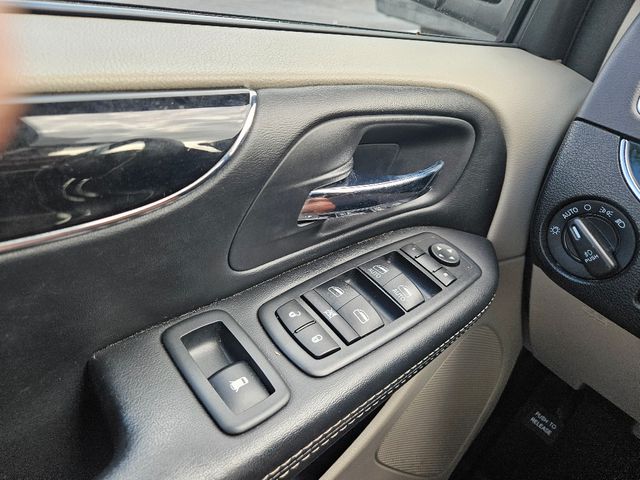 2019 Dodge Grand Caravan SXT Wheelchair Van Handicap Ramp Van