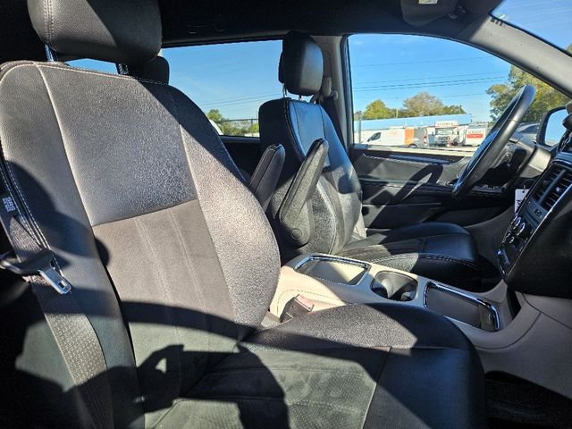 2019 Dodge Grand Caravan SXT Wheelchair Van Handicap Ramp Van