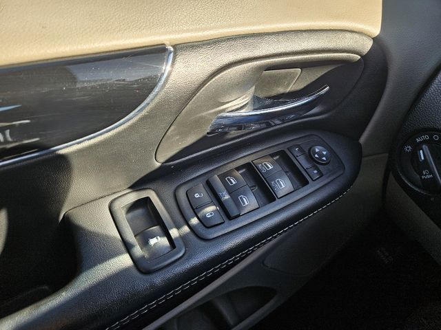 2019 Dodge Grand Caravan SXT Wheelchair Van Handicap Ramp Van