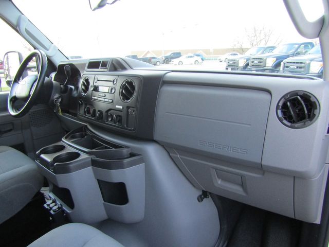 2019 Ford E350 14' Box Truck with Lift Gate