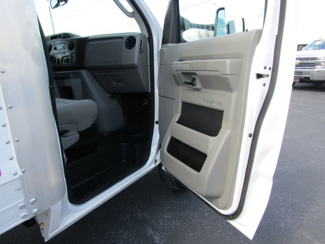 2019 Ford E350 14' Box Truck with Lift Gate 2019 Ford E350 14' Box Truck with Lift Gate
