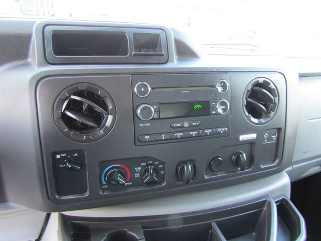 2019 Ford E350 14' Box Truck with Lift Gate 2019 Ford E350 14' Box Truck with Lift Gate