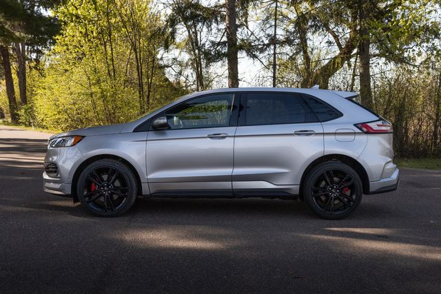 2019 Ford Edge ST w/ AWD, Heated and Cooled Seats 2019 Ford Edge ST w/ AWD, Heated and Cooled Seats